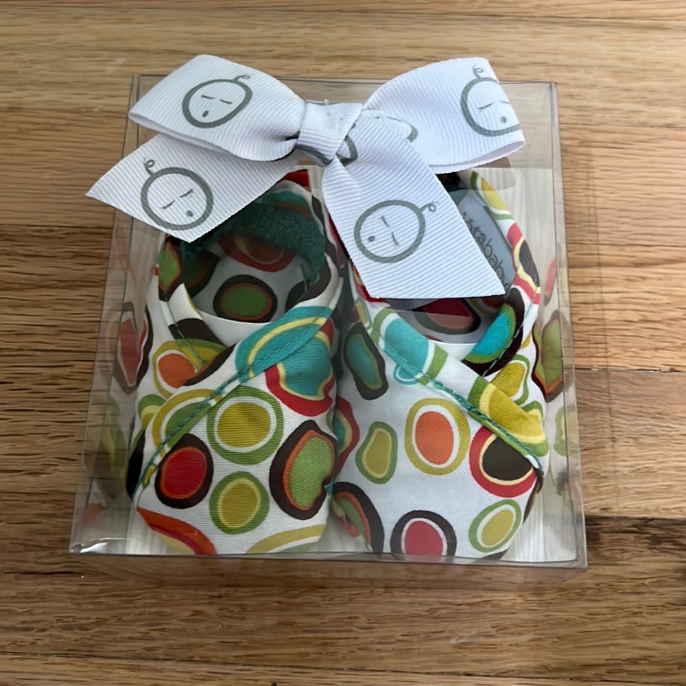NWB Iota Baby Newborn Pebble-icious Kimono Booties